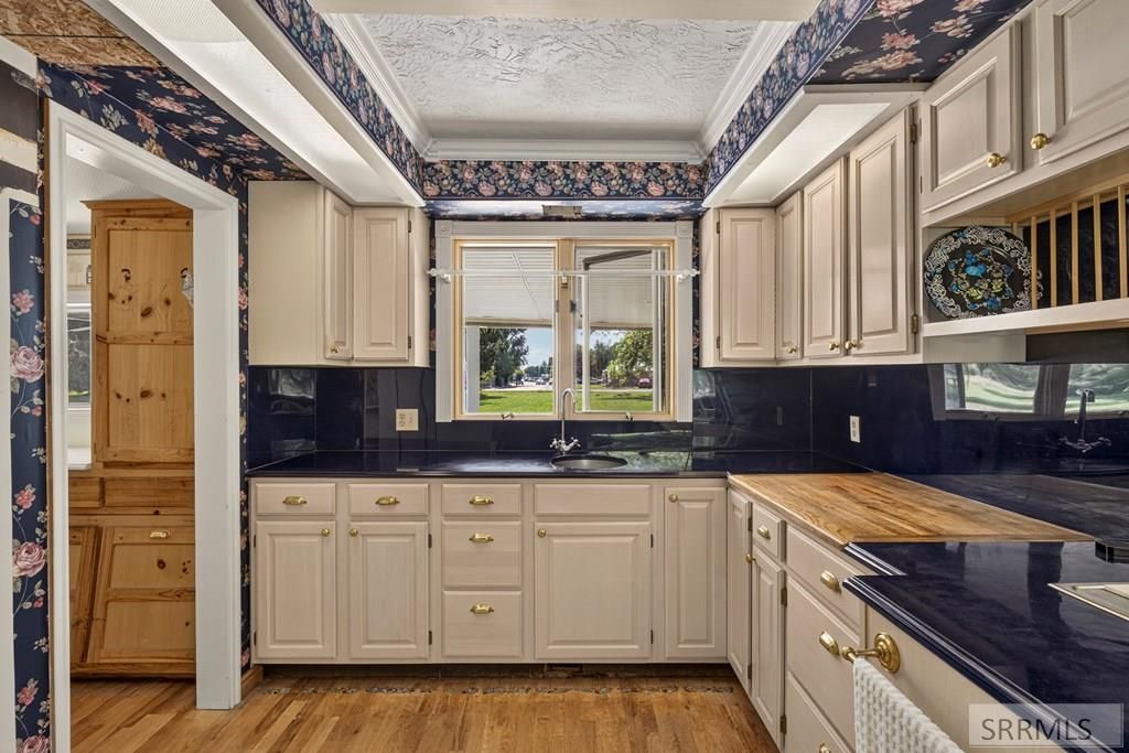 Image 16 of property listing at 1355 S Shilling Avenue, Blackfoot, ID 83221
