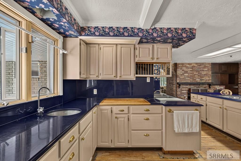 Image 17 of property listing at 1355 S Shilling Avenue, Blackfoot, ID 83221