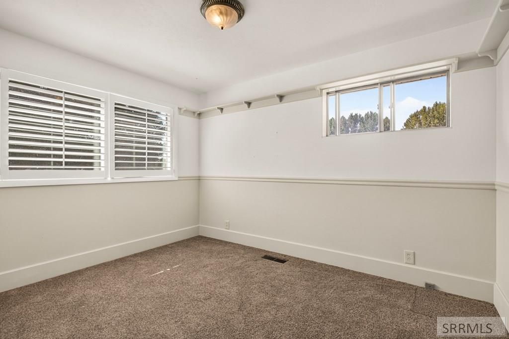 Image 26 of property listing at 1355 S Shilling Avenue, Blackfoot, ID 83221