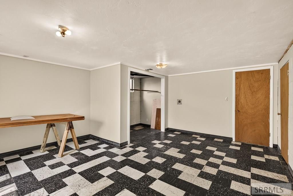 Image 36 of property listing at 1355 S Shilling Avenue, Blackfoot, ID 83221