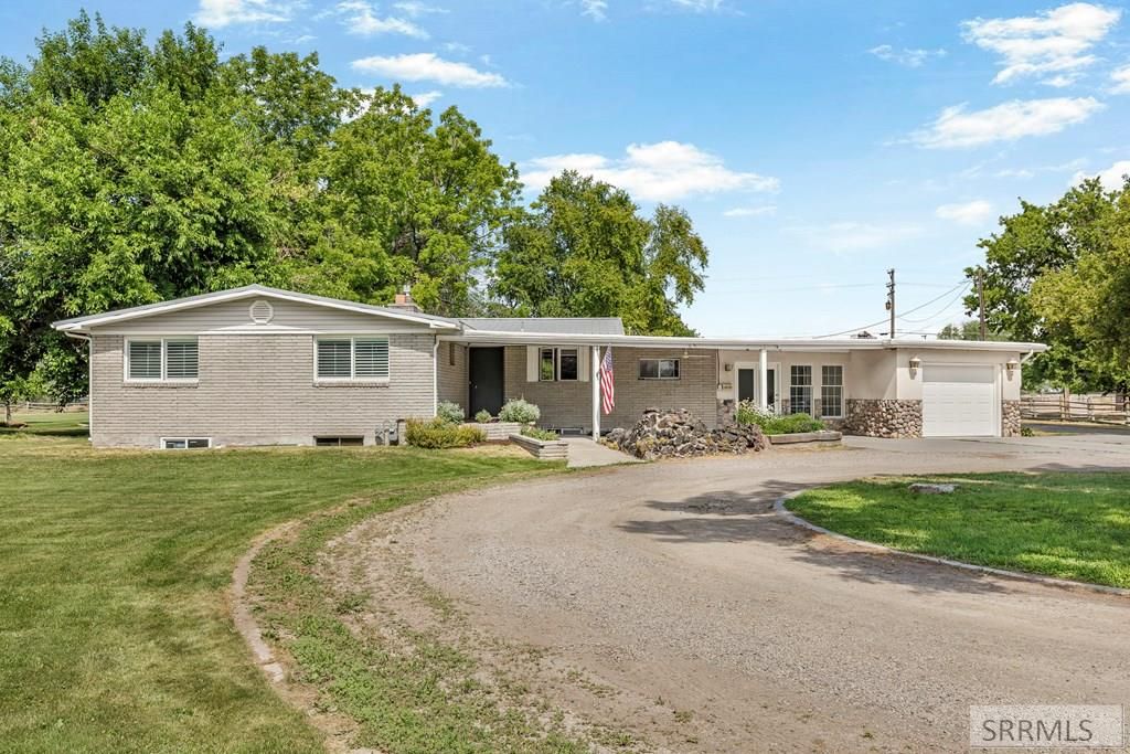 Image 4 of property listing at 1355 S Shilling Avenue, Blackfoot, ID 83221