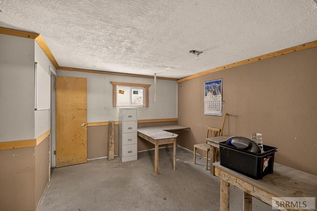 Image 41 of property listing at 1355 S Shilling Avenue, Blackfoot, ID 83221