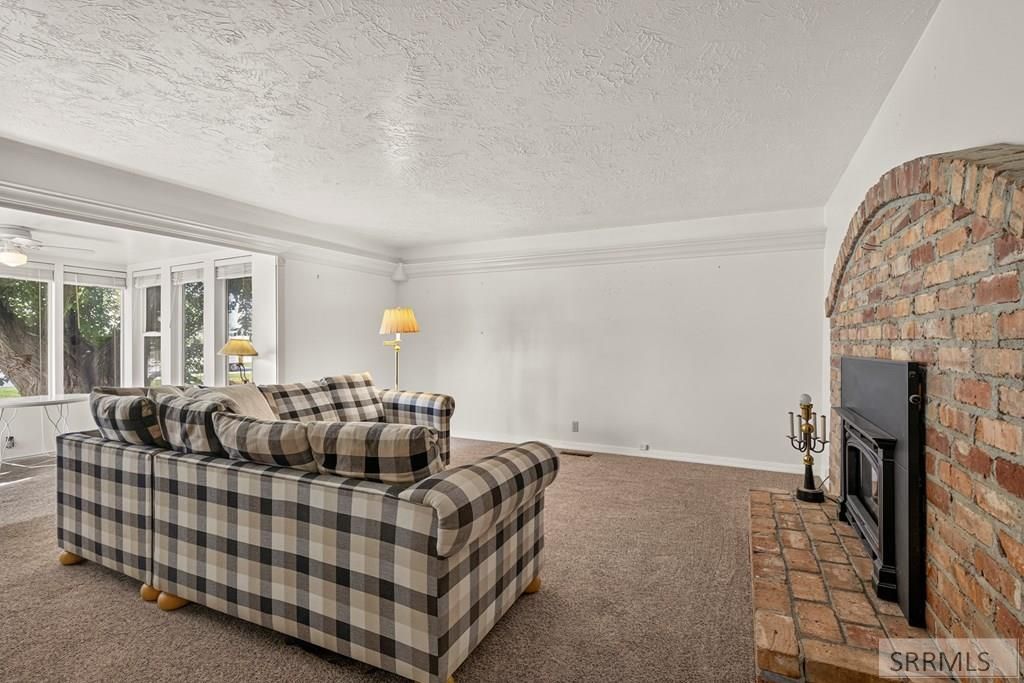 Image 8 of property listing at 1355 S Shilling Avenue, Blackfoot, ID 83221