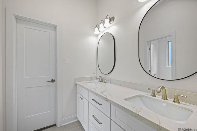 1033 W Worthey St, Gonzales, LA 70737