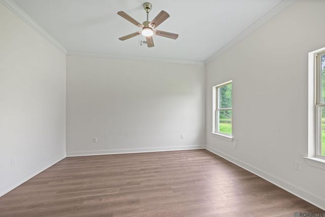 1033 W Worthey St, Gonzales, LA 70737