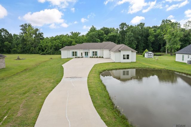 1033 W Worthey St, Gonzales, LA 70737