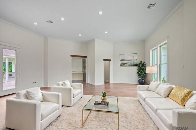 1033 W Worthey St, Gonzales, LA 70737