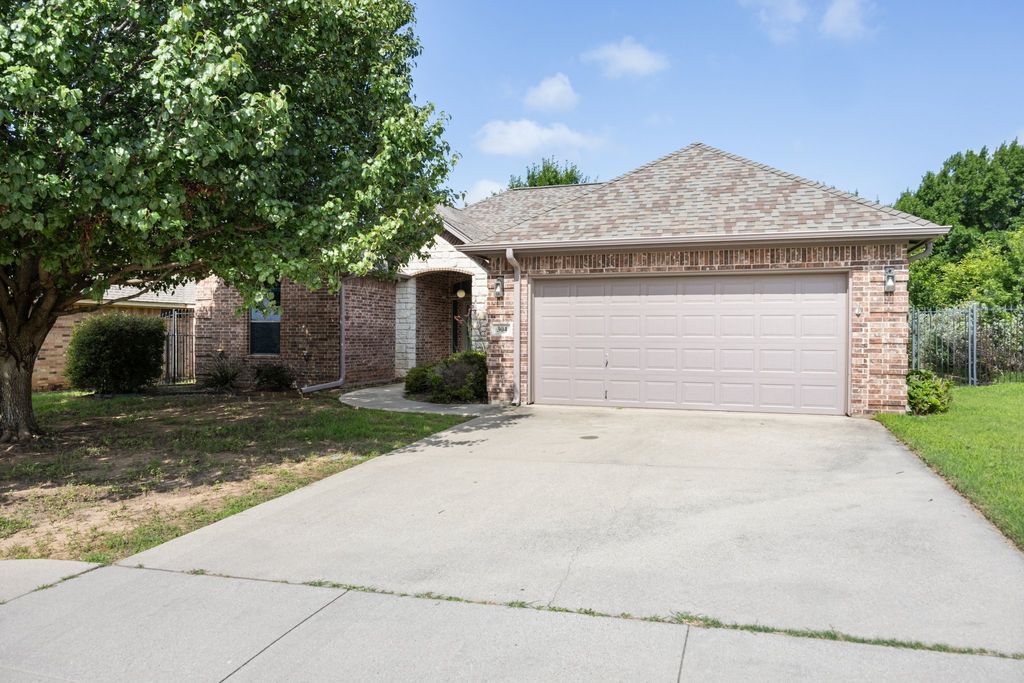 304 Jade Lane, Weatherford, TX 76086