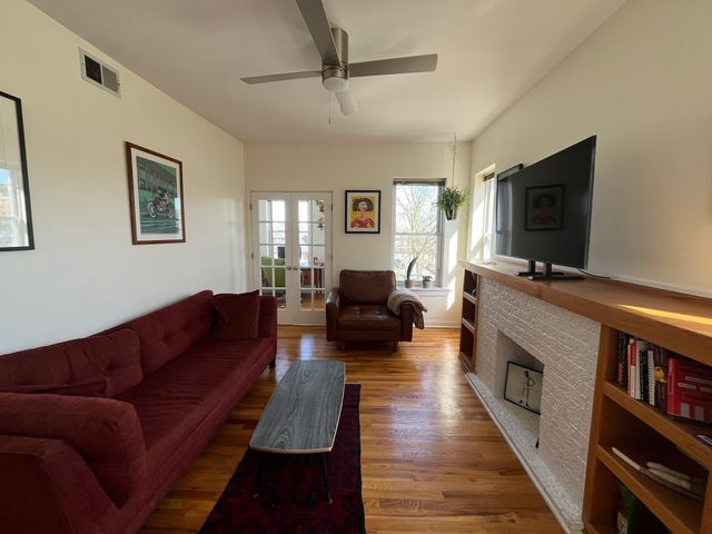 3434 W Leland Avenue 3E, Chicago, IL 60625