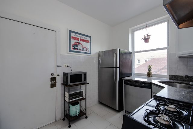 3434 W Leland Avenue 3E, Chicago, IL 60625
