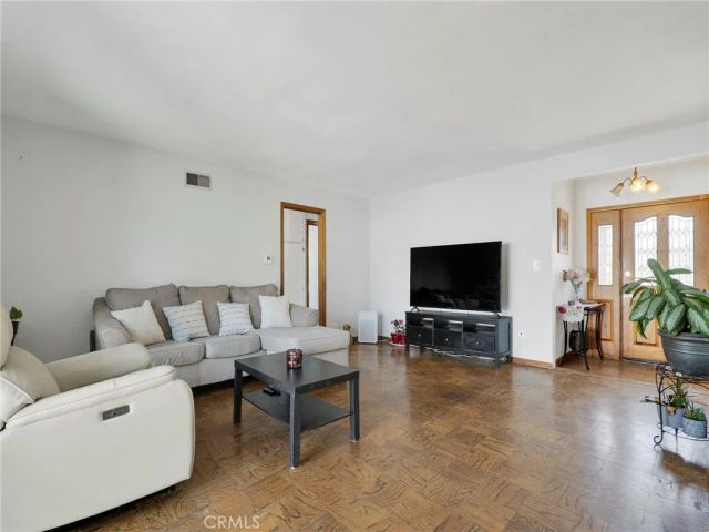 10020 Mason Avenue, Chatsworth, CA 91311