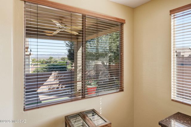 461 W Astruc Drive, Green Valley, AZ 85614