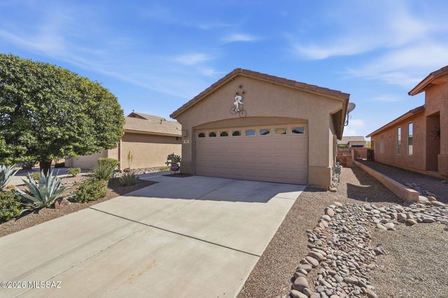 461 W Astruc Drive, Green Valley, AZ 85614