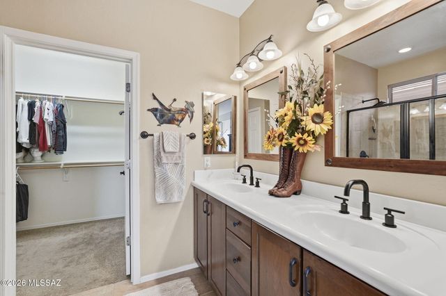 461 W Astruc Drive, Green Valley, AZ 85614