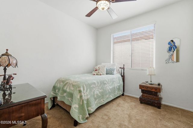 461 W Astruc Drive, Green Valley, AZ 85614