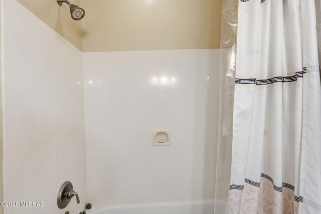 461 W Astruc Drive, Green Valley, AZ 85614