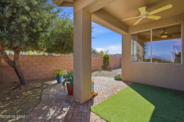 461 W Astruc Drive, Green Valley, AZ 85614