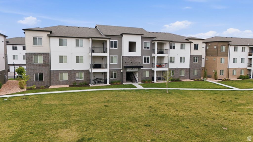Image 1 of property listing at 698 N 380 W #AA 303, Vineyard, UT 84059