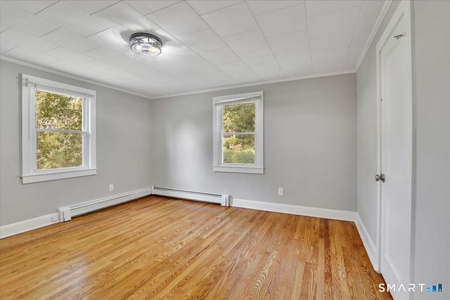 16 Strong Street, Burlington, CT 06013