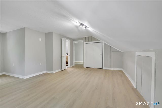 16 Strong Street, Burlington, CT 06013