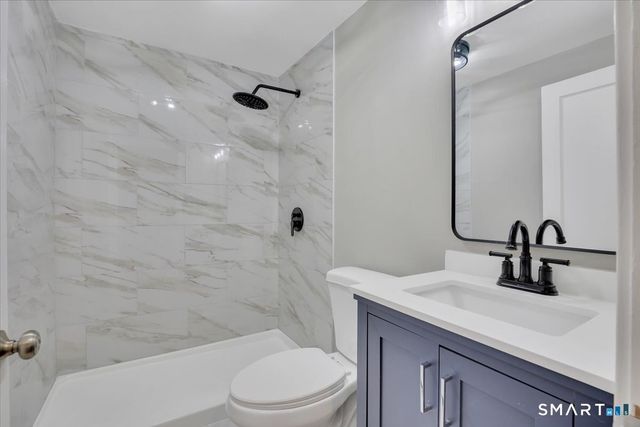 16 Strong Street, Burlington, CT 06013