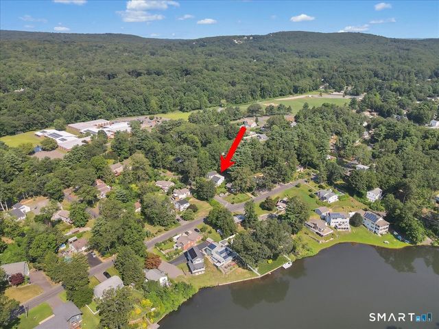 16 Strong Street, Burlington, CT 06013