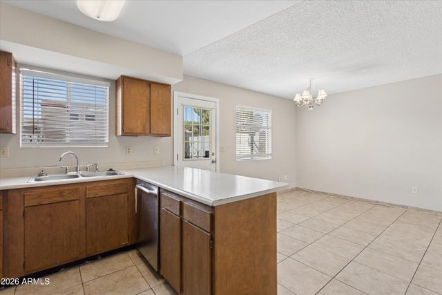 407 E Pecan Road, Phoenix, AZ 85040