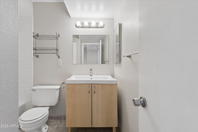 407 E Pecan Road, Phoenix, AZ 85040