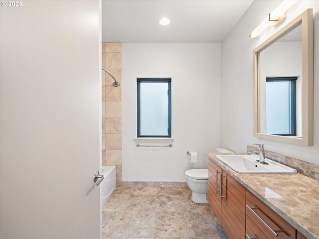 1742 Nw RIVERSCAPE St 1742, Portland, OR 97209