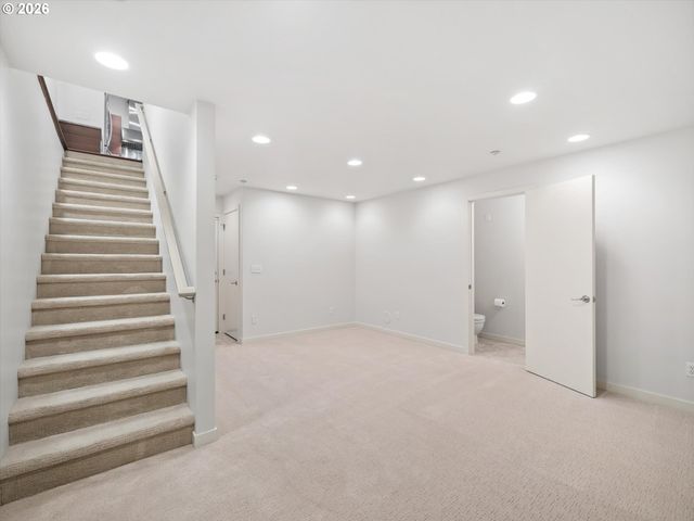 1742 Nw RIVERSCAPE St 1742, Portland, OR 97209