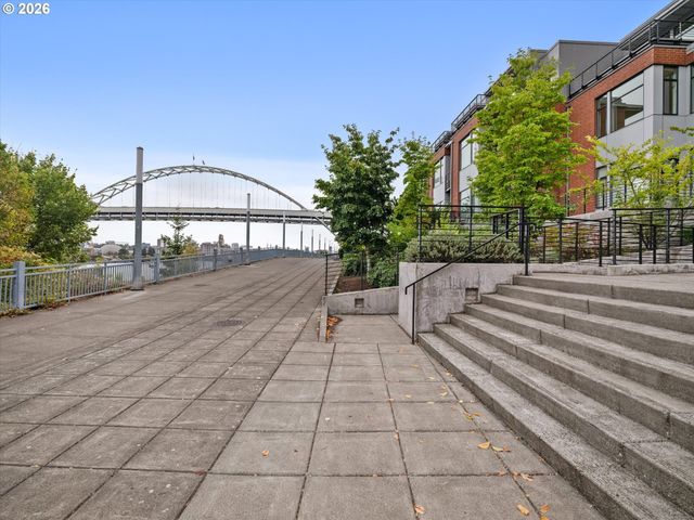 1742 Nw RIVERSCAPE St 1742, Portland, OR 97209