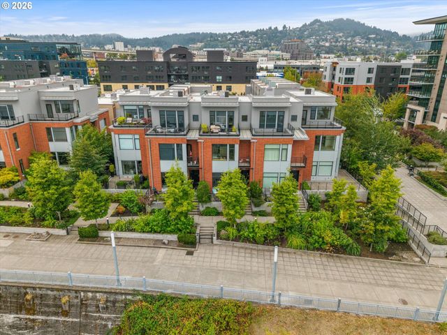 1742 Nw RIVERSCAPE St 1742, Portland, OR 97209