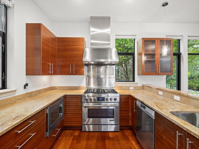 1742 Nw RIVERSCAPE St 1742, Portland, OR 97209