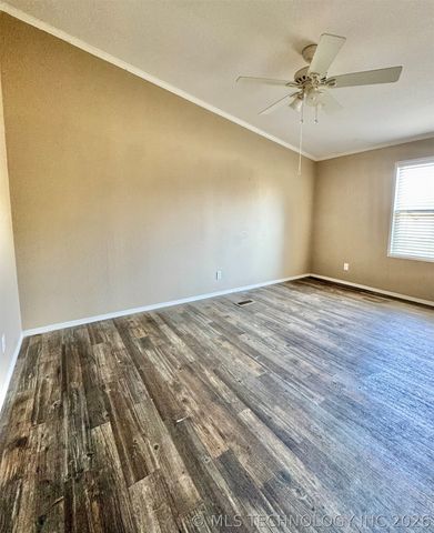 421830 E 1162 Road, Eufaula, OK 74432