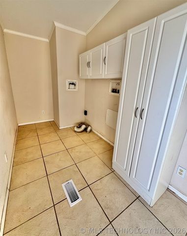 421830 E 1162 Road, Eufaula, OK 74432