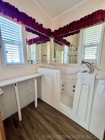 421830 E 1162 Road, Eufaula, OK 74432