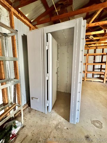 421830 E 1162 Road, Eufaula, OK 74432