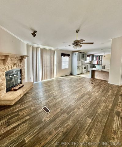 421830 E 1162 Road, Eufaula, OK 74432