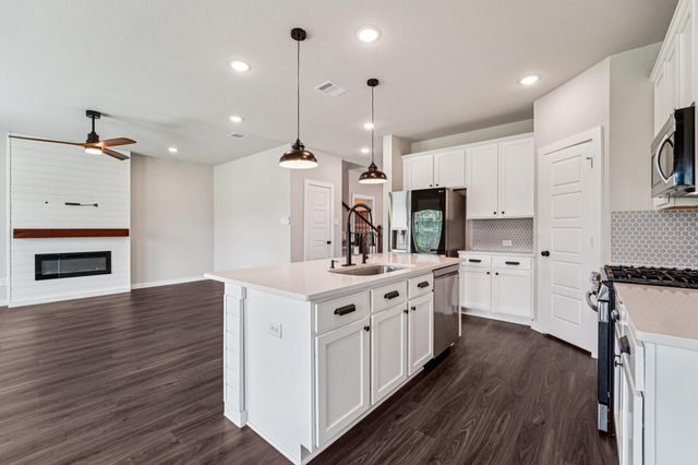 15011 Red Buckeye Drive, Cypress, TX 77433