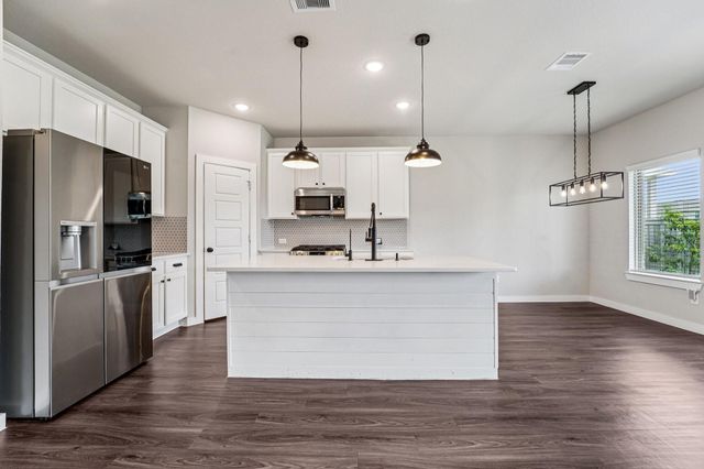 15011 Red Buckeye Drive, Cypress, TX 77433