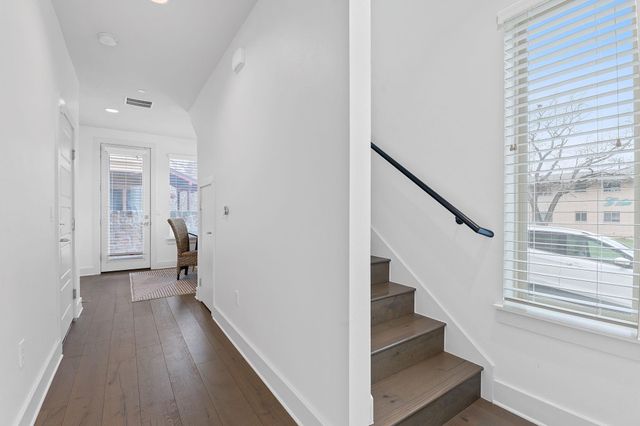 1205 Elm ST 5, Austin, TX 78703