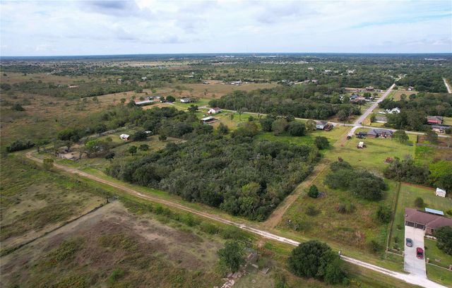 0 Mike, Hitchcock, TX 77563
