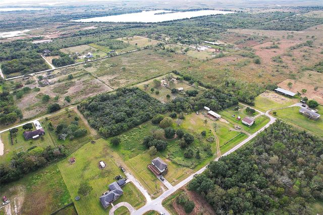 0 Mike, Hitchcock, TX 77563