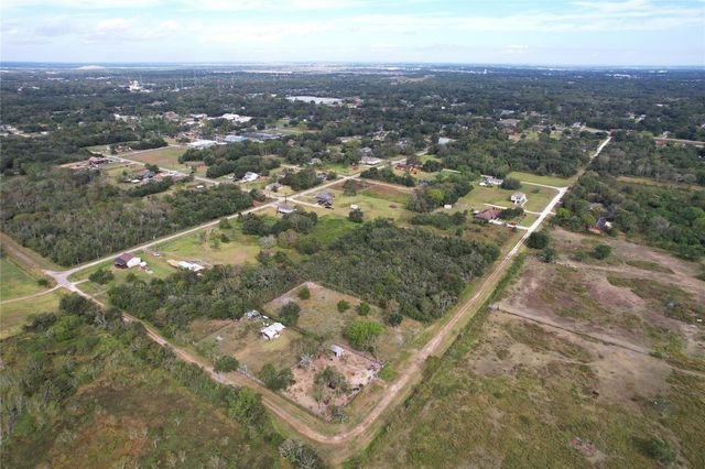 0 Mike, Hitchcock, TX 77563