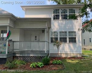 33 E BERNHARD Unit #2 E, Hazel Park, MI 48030