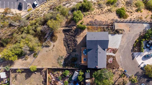 103 Howell Heights, Escondido, CA 92025