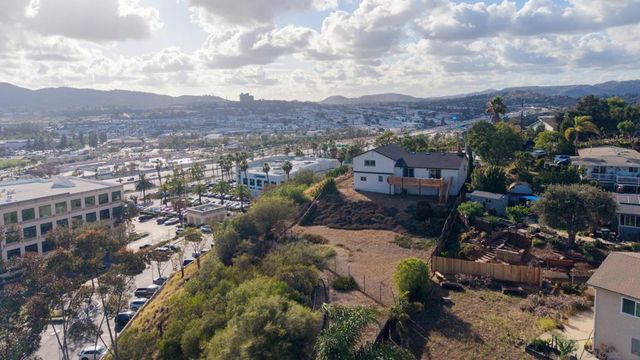 103 Howell Heights, Escondido, CA 92025