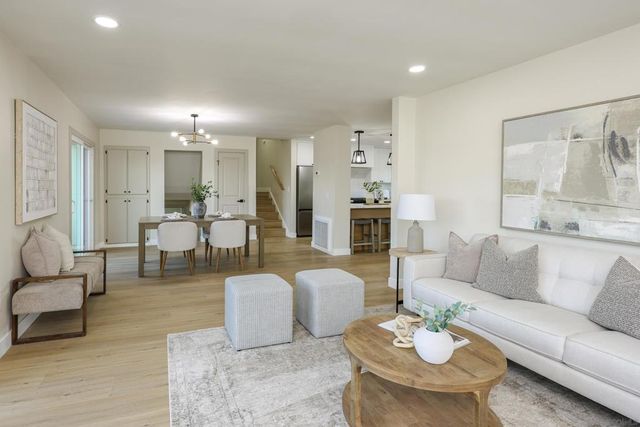 103 Howell Heights, Escondido, CA 92025