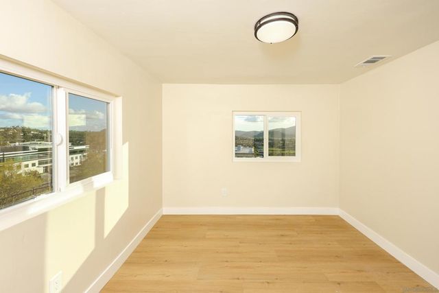 103 Howell Heights, Escondido, CA 92025