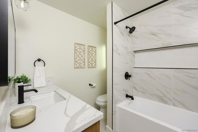 103 Howell Heights, Escondido, CA 92025